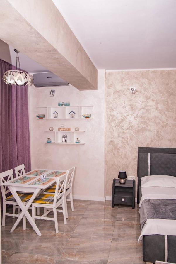 Building Stefan Lake Mamaia Exterior foto